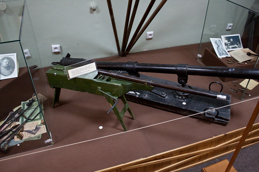 Пулемет-трещетка, использовался партизанами в качестве "психического оружия".