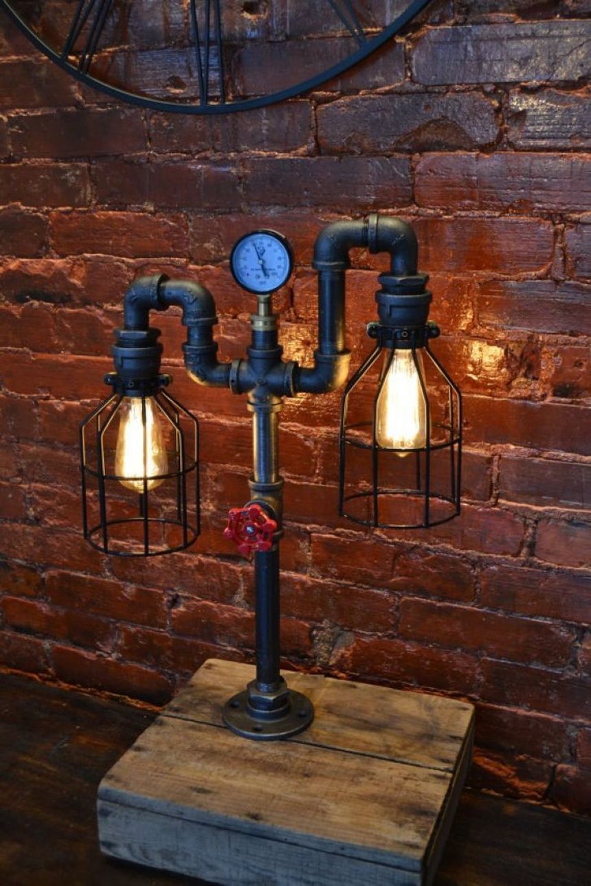 Лампа в стиле лофт из водопроводных труб