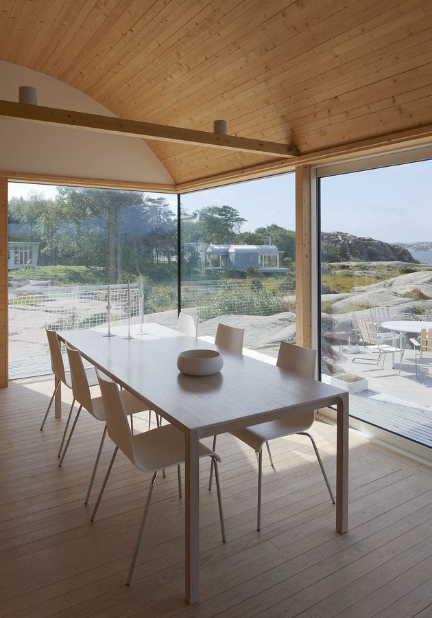 corrugated-metal-beach-houses-with-wood-interiors-11-table.jpg