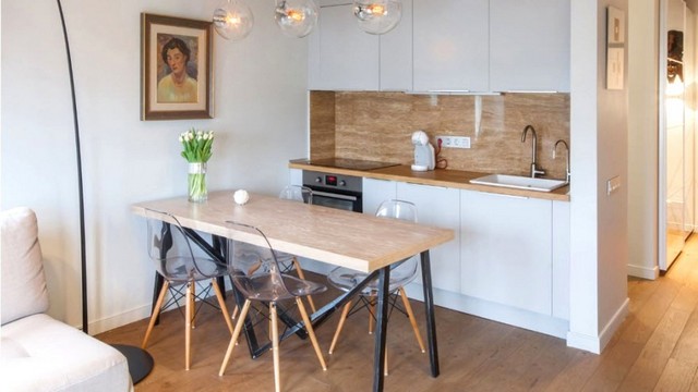 кухня гостиная в скандинавском стиле с массивом дерева