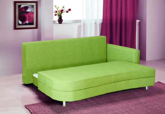 диван еврокнижка зеленого цвета в интерьере
