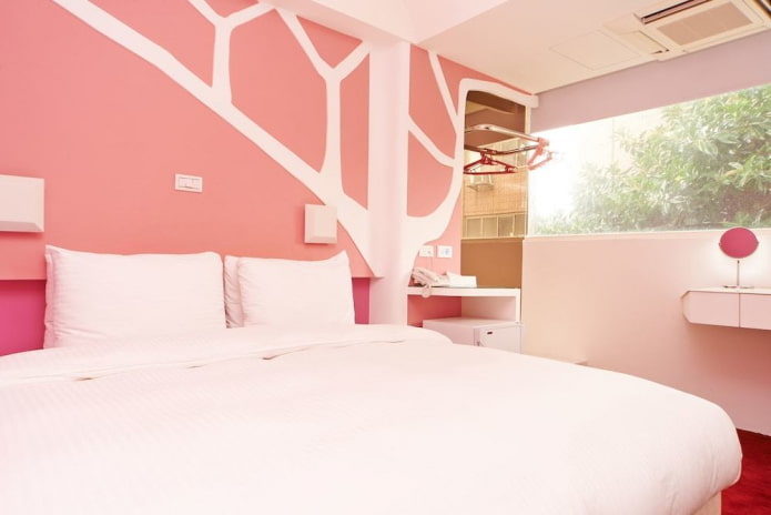 интерьер бело-розовой спальной комнаты