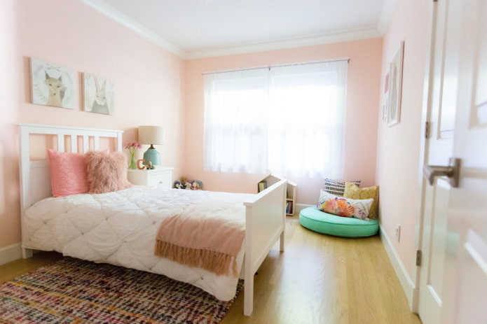 интерьер розовой спальной комнаты для девочки