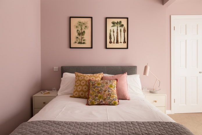 декор в интерьере спальни в розовых тонах