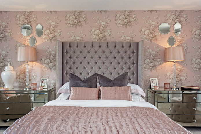 розовая спальная комната в стиле неоклассика