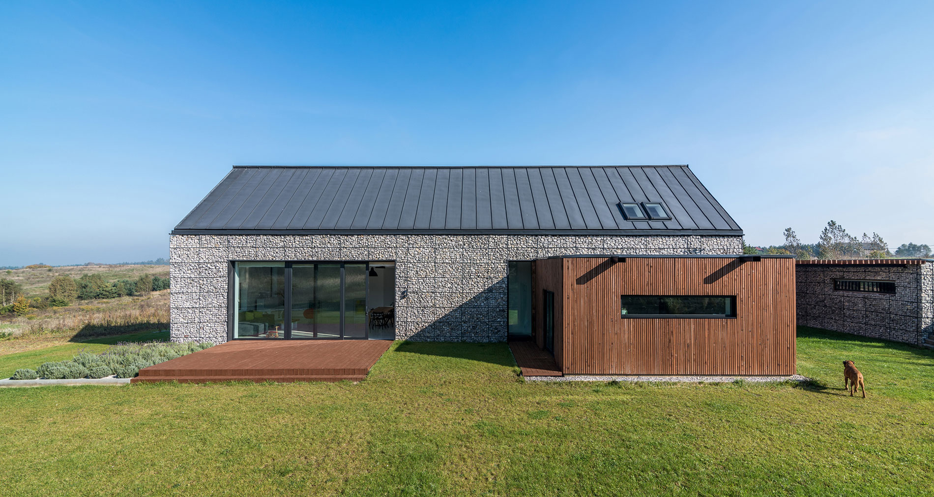 Фасад частного дома House in the Landscape