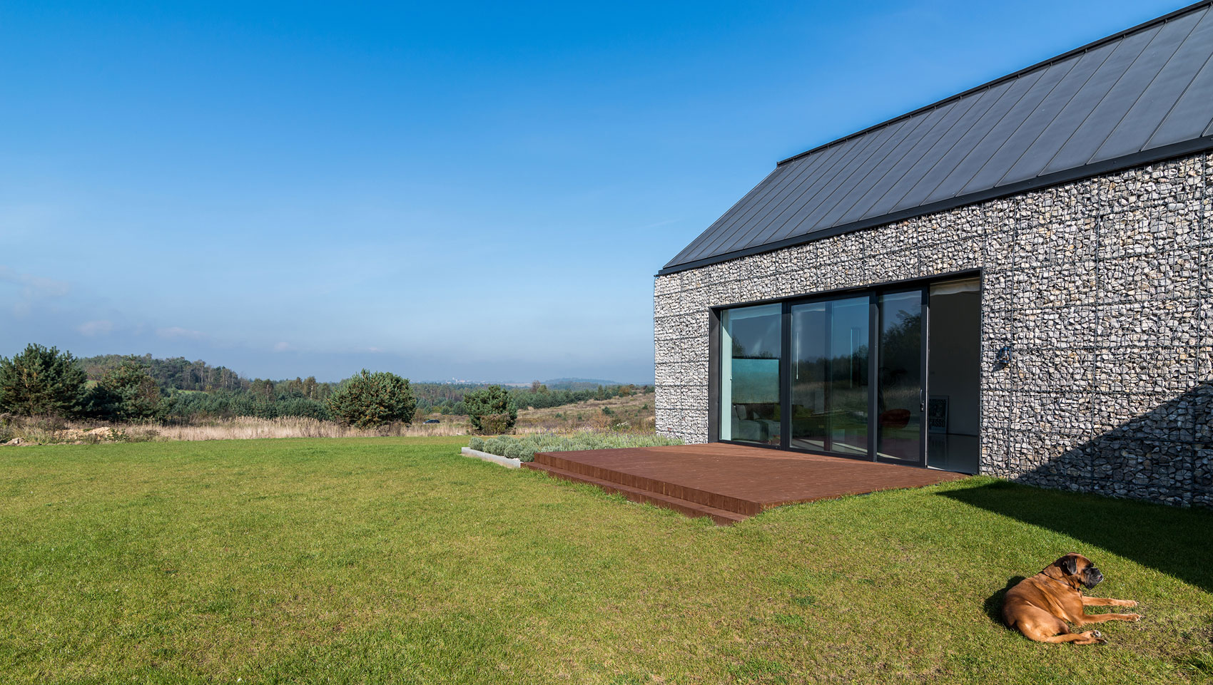 Широкоформатные окна House in the Landscape