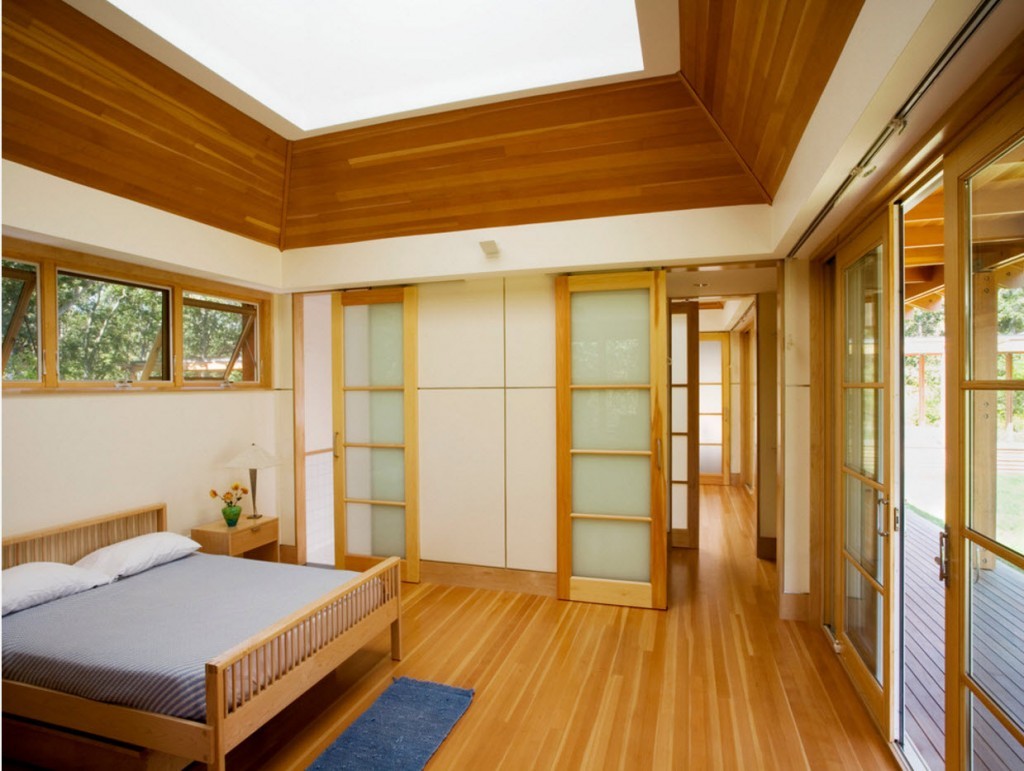 Квадратная комната с мебелью в японском стиле