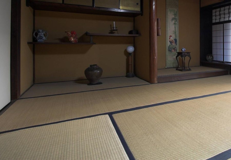 Японская комната с татами на полу