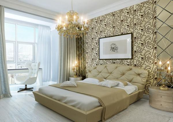 Акцентную стену за изголовьем кровати можно оформить, используя настенные покрытия с растительным или традиционным узором
