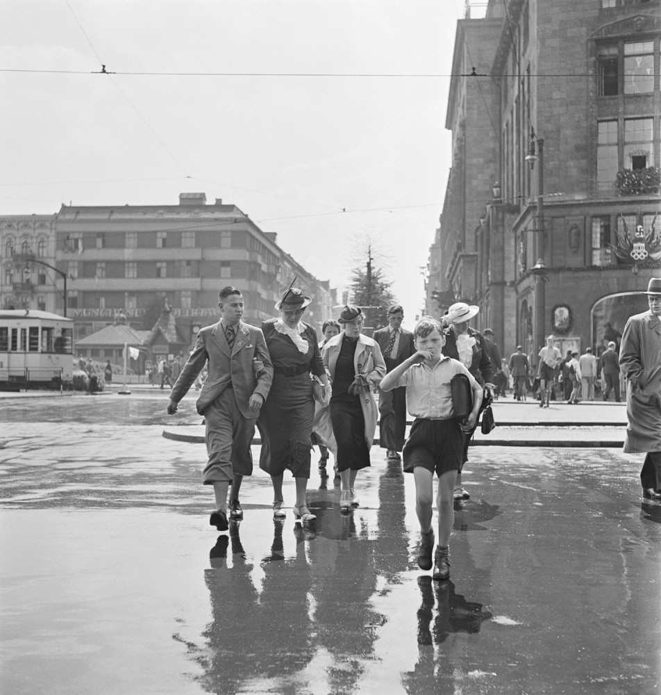 1936. Во время летних Олимпийских игр, Виттенбергплац, Берлин