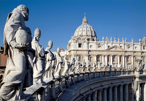 Скульптуры в Соборе Святого Петра в Ватикане