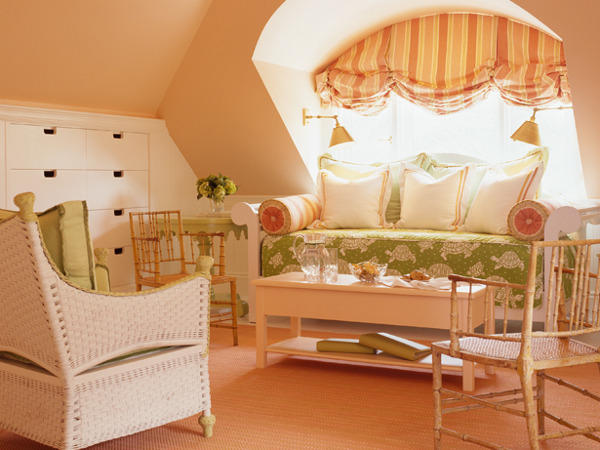 Для того чтобы сделать спальню уютной и теплой, ее необходимо оформлять в персиковом цвете 