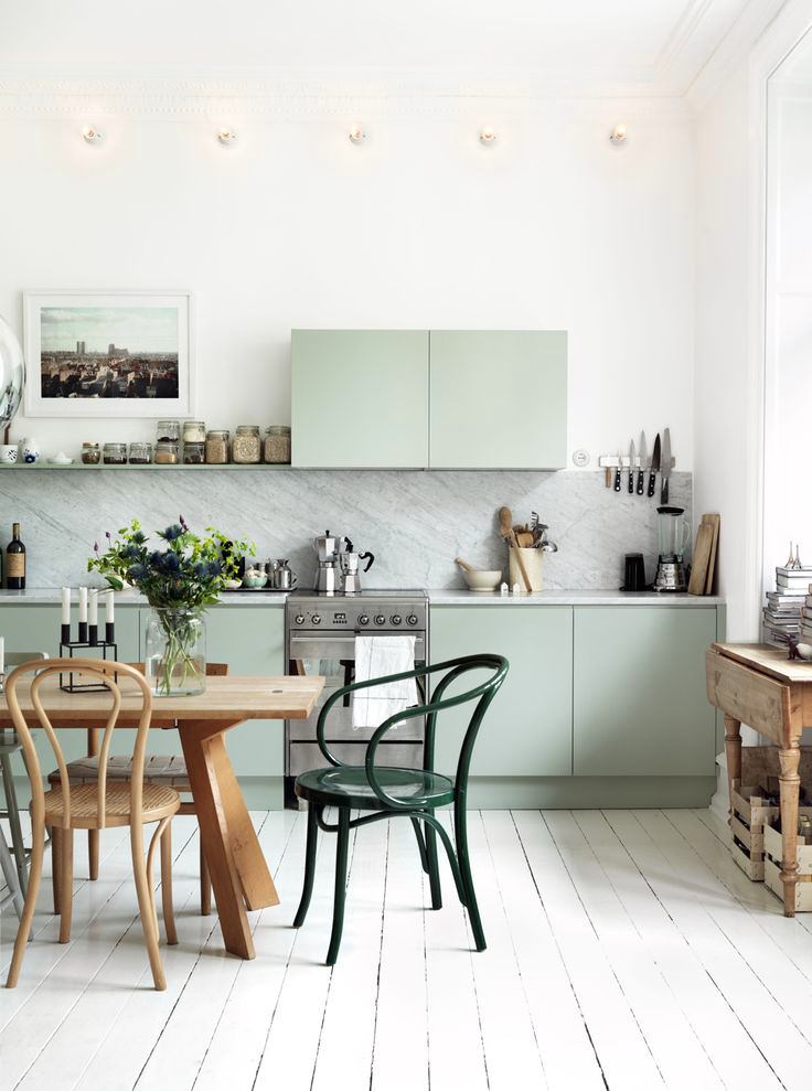 Зеленоватый цвет кухонной мебели