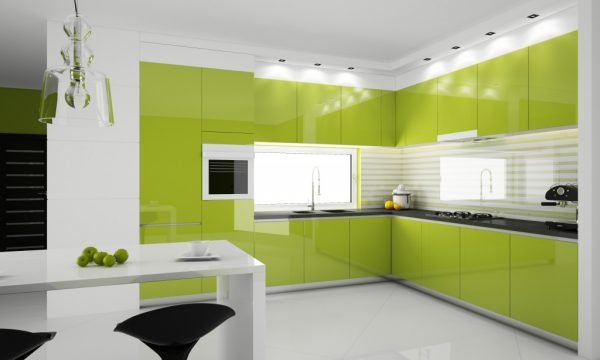 Кухня в зелёным цветом в интерьере