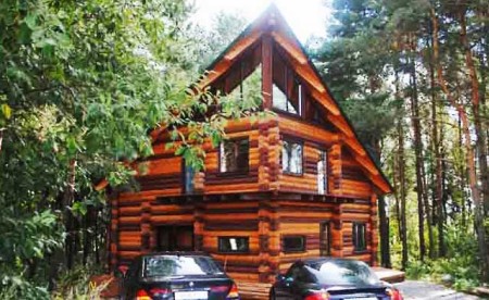трехэтажный деревянный дом