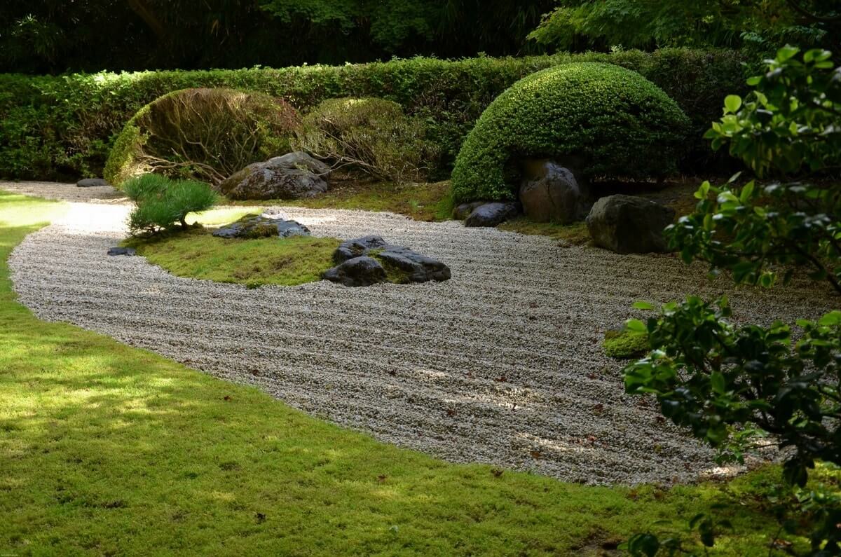 Живая изгородь в японском саду