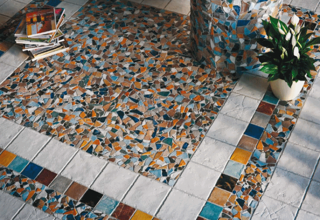 Мозаичный пол из керамической плитки