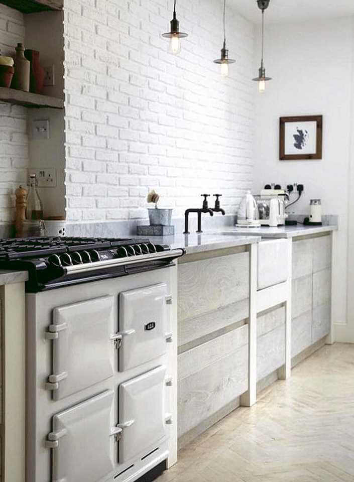 белый кирпич в интерьере кухни фото