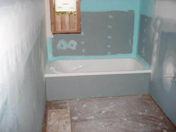 Выравнивание стен гипсокартоном в ванной