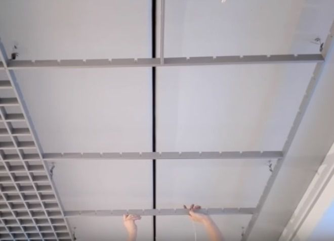 соединение планок для потолка