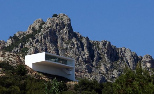 Дом в горах Испании фото