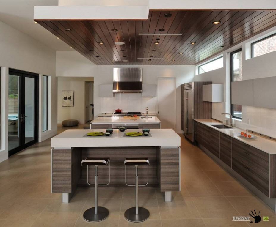 Комбинированный потолок в кухне